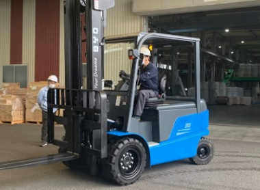 電動の大型車両が重宝しています